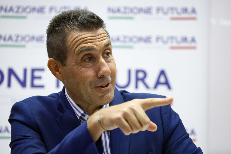 -     RIPRODUZIONE RISERVATA