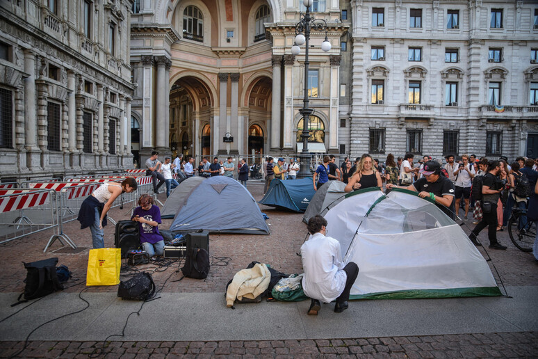 - RIPRODUZIONE RISERVATA