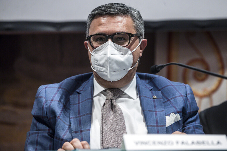- RIPRODUZIONE RISERVATA