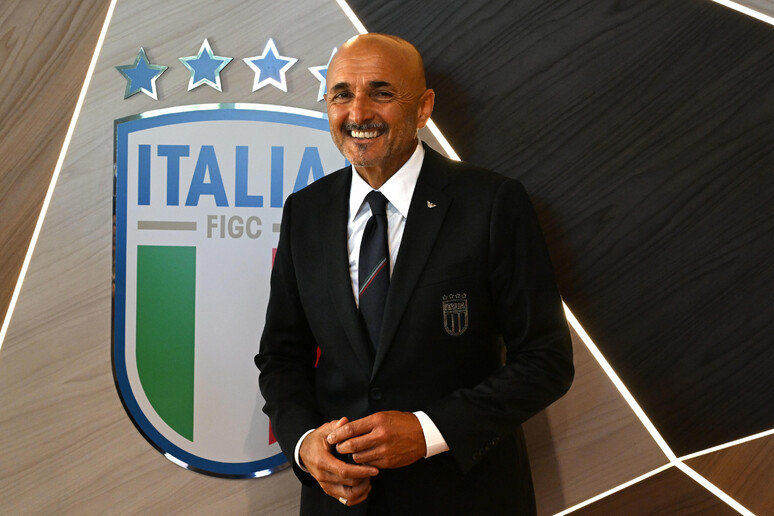 - RIPRODUZIONE RISERVATA
