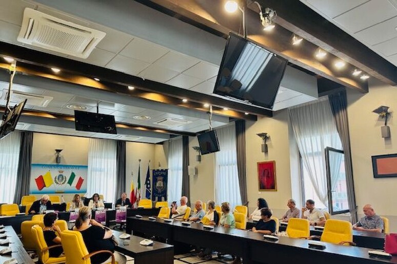 - RIPRODUZIONE RISERVATA