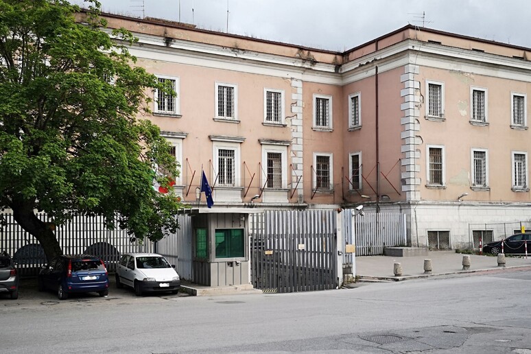 -     RIPRODUZIONE RISERVATA