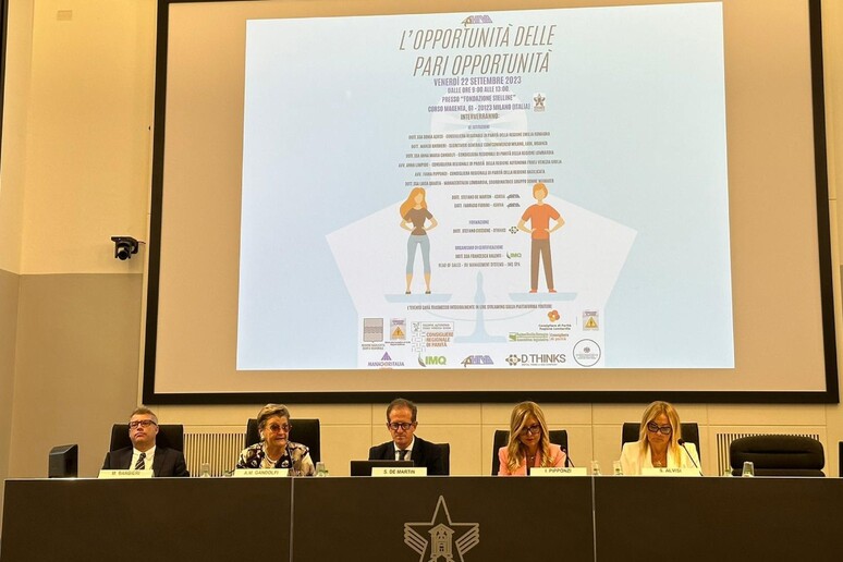 - RIPRODUZIONE RISERVATA