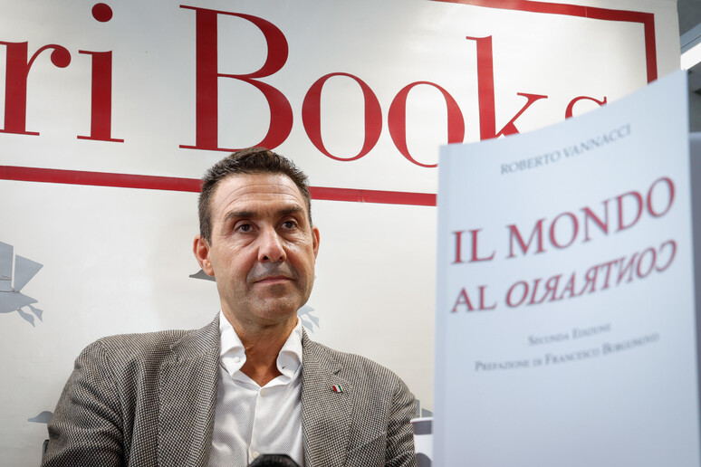 - RIPRODUZIONE RISERVATA