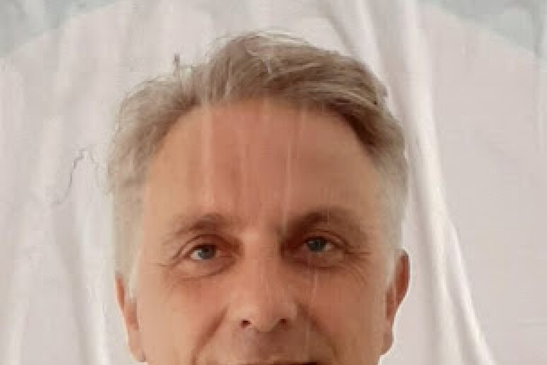 - RIPRODUZIONE RISERVATA
