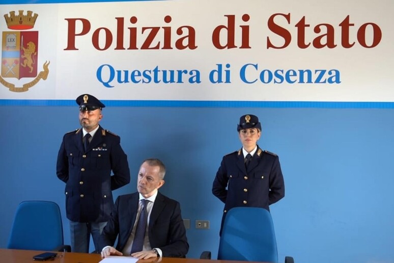- RIPRODUZIONE RISERVATA