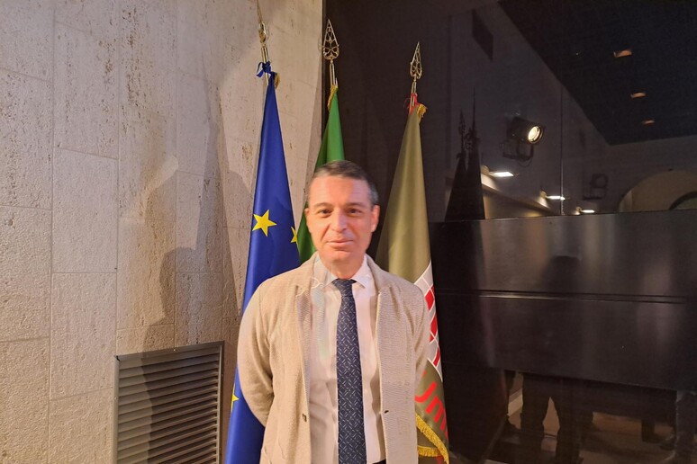 - RIPRODUZIONE RISERVATA