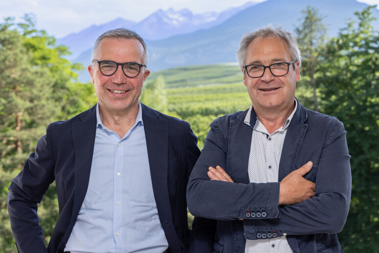-     RIPRODUZIONE RISERVATA