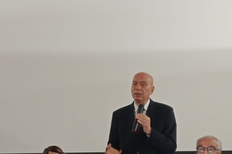 -     RIPRODUZIONE RISERVATA