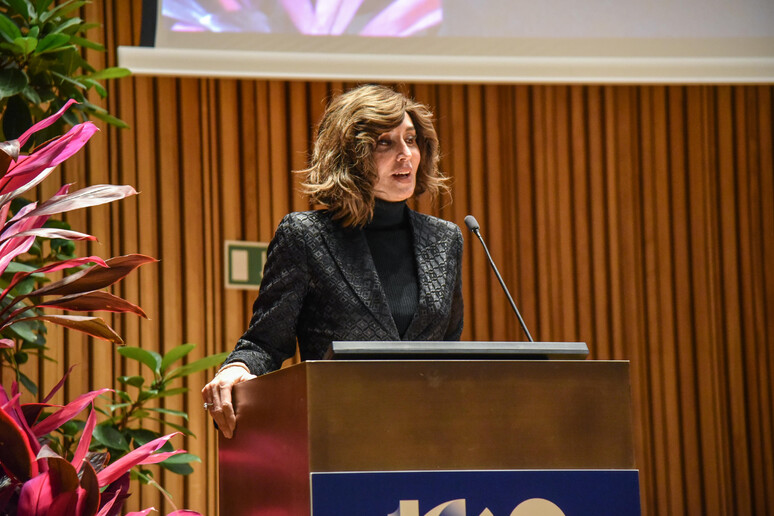-     RIPRODUZIONE RISERVATA