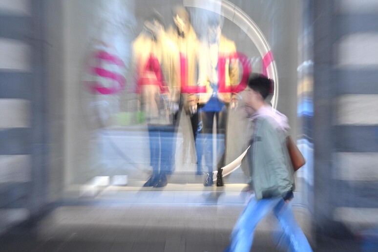 -     RIPRODUZIONE RISERVATA