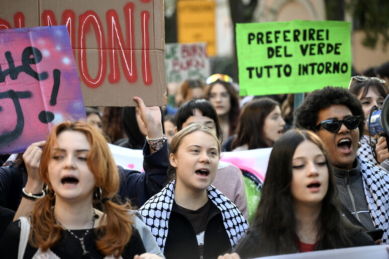 Greta Thunberg a Milano per Fridays for Future (2024) - RIPRODUZIONE RISERVATA