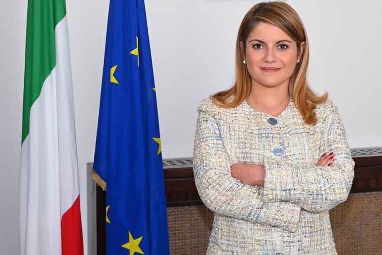 - RIPRODUZIONE RISERVATA