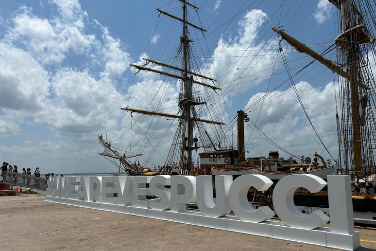 'Goodbye Darwin ', l 'Amerigo Vespucci saluta l 'Australia - RIPRODUZIONE RISERVATA