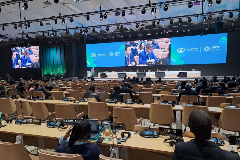 L 'assemblea plenaria della Cop29 di Baku - RIPRODUZIONE RISERVATA