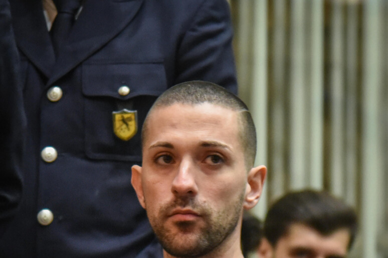 - RIPRODUZIONE RISERVATA