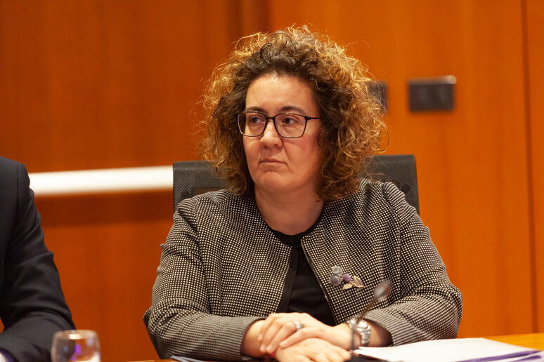 - RIPRODUZIONE RISERVATA