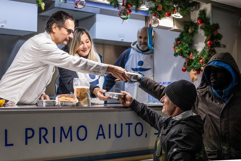 Con Da Chicco a Chicco un piatto di riso per chi vive in strada - RIPRODUZIONE RISERVATA