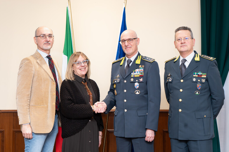 - RIPRODUZIONE RISERVATA