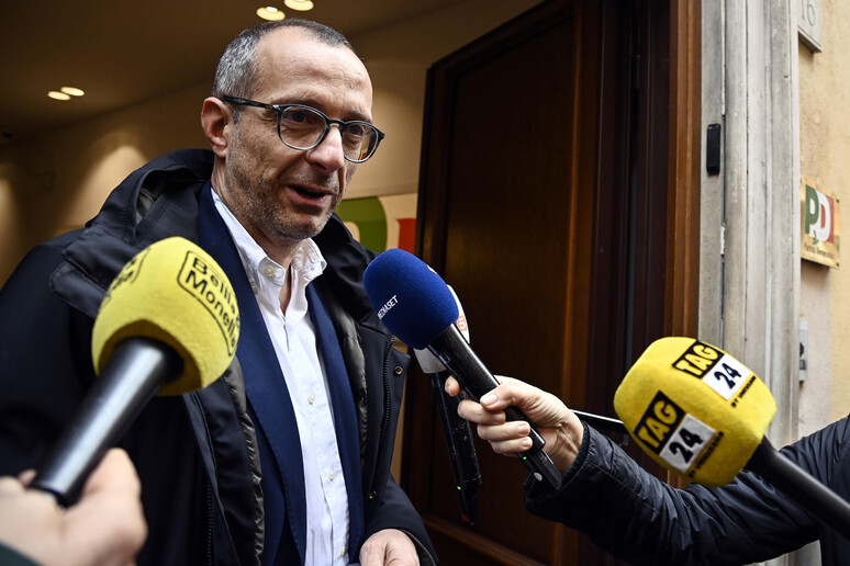- RIPRODUZIONE RISERVATA