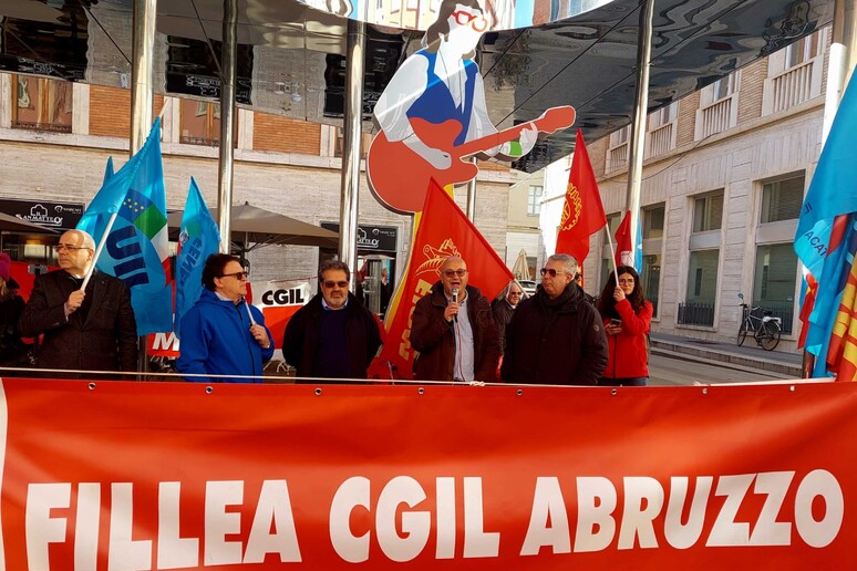 -     RIPRODUZIONE RISERVATA