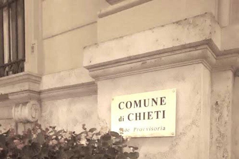 -     RIPRODUZIONE RISERVATA