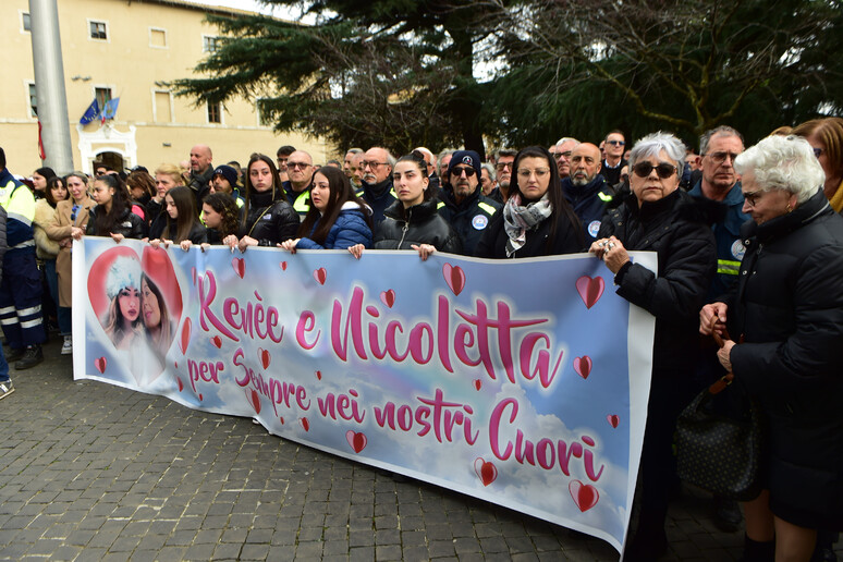 -     RIPRODUZIONE RISERVATA