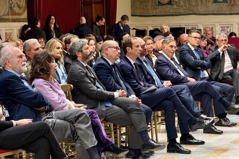 -     RIPRODUZIONE RISERVATA