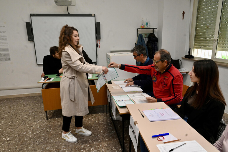 - RIPRODUZIONE RISERVATA