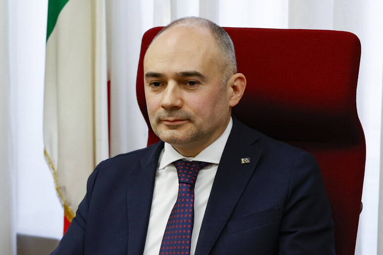 -     RIPRODUZIONE RISERVATA