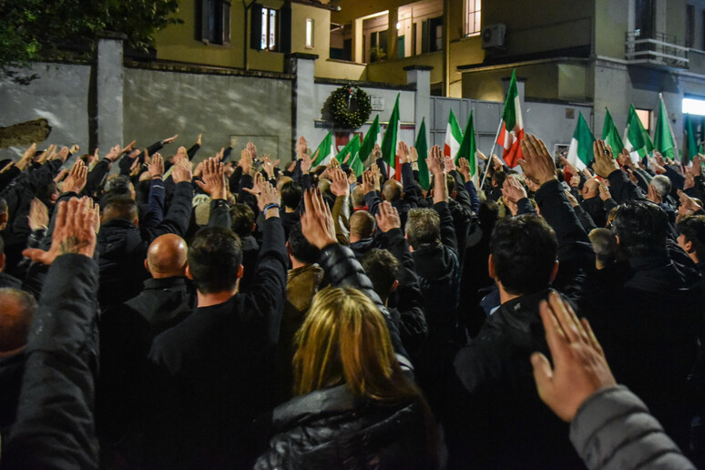 CasaPound - RIPRODUZIONE RISERVATA