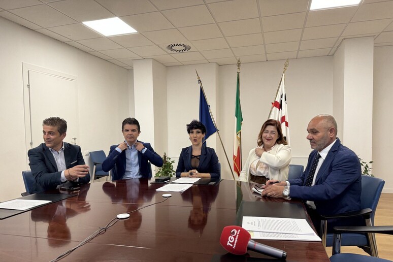 - RIPRODUZIONE RISERVATA