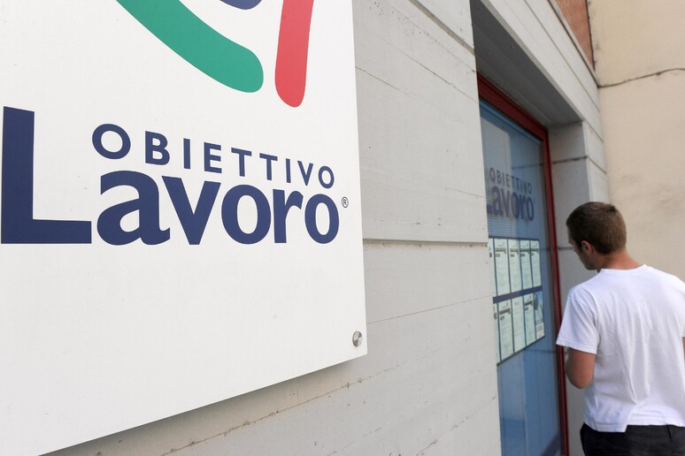 Eurostat, disoccupazione nell 'Eurozona stabile al 6,2% a marzo - RIPRODUZIONE RISERVATA