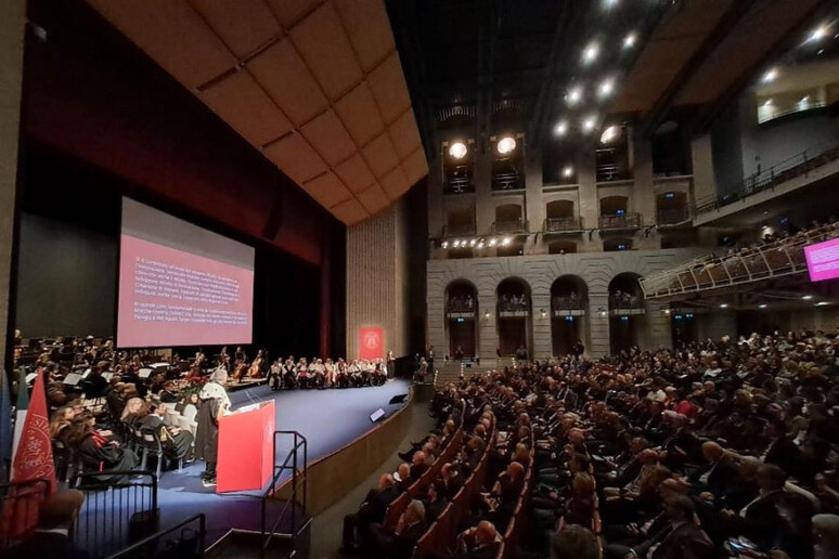 - RIPRODUZIONE RISERVATA
