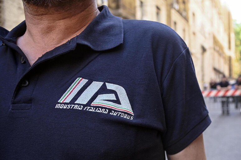 - RIPRODUZIONE RISERVATA