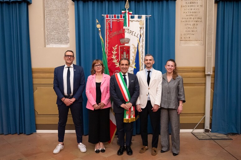 - RIPRODUZIONE RISERVATA
