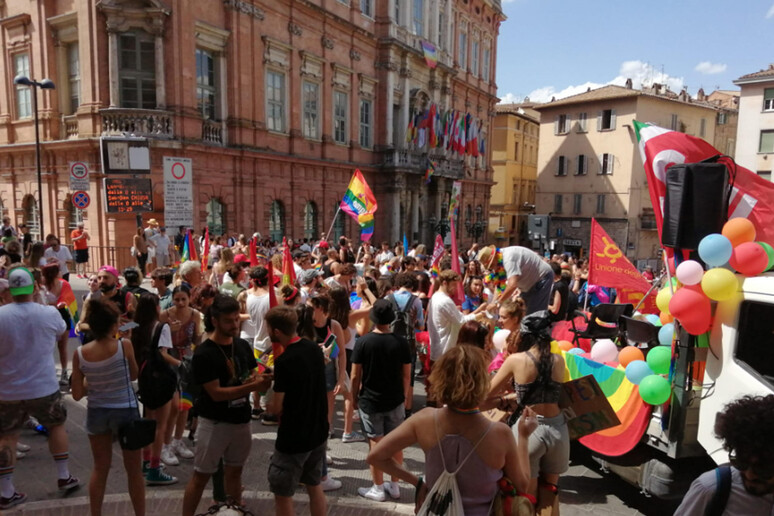 - RIPRODUZIONE RISERVATA