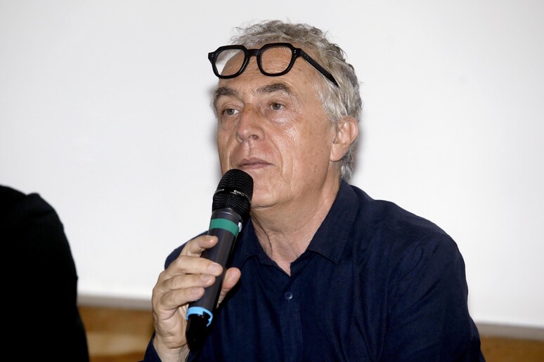 - RIPRODUZIONE RISERVATA