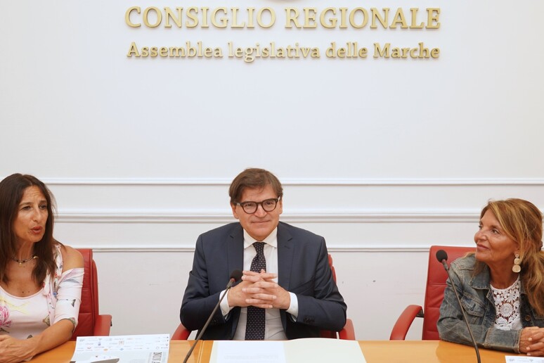 - RIPRODUZIONE RISERVATA