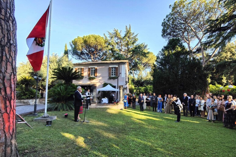 - RIPRODUZIONE RISERVATA