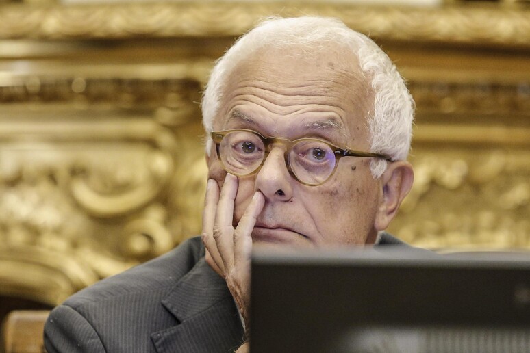 - RIPRODUZIONE RISERVATA