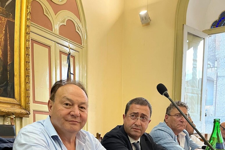 - RIPRODUZIONE RISERVATA