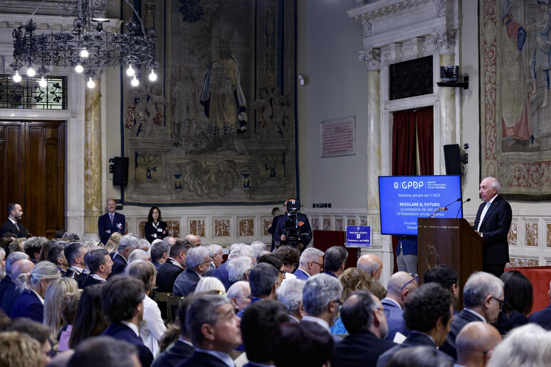 Stanzione, con l 'IA più lavoro ma occhio a diseguaglianze - RIPRODUZIONE RISERVATA