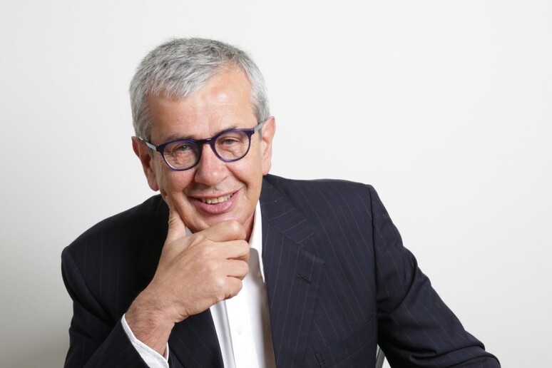 - RIPRODUZIONE RISERVATA