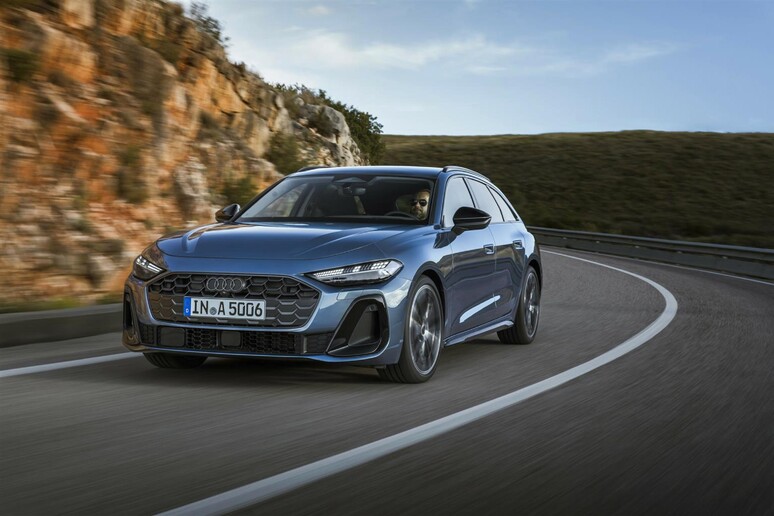 Audi A5 berlina e Avant, debutta l 'evoluzione di Audi A4 - RIPRODUZIONE RISERVATA
