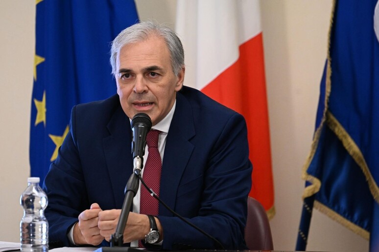 - RIPRODUZIONE RISERVATA
