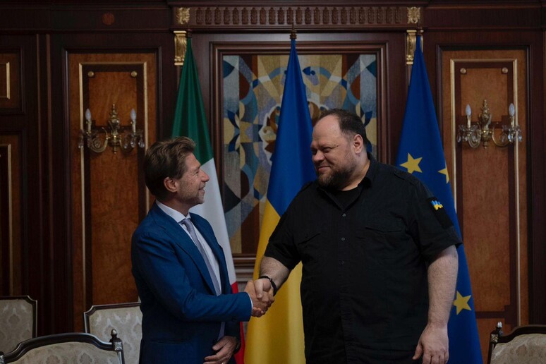 - RIPRODUZIONE RISERVATA
