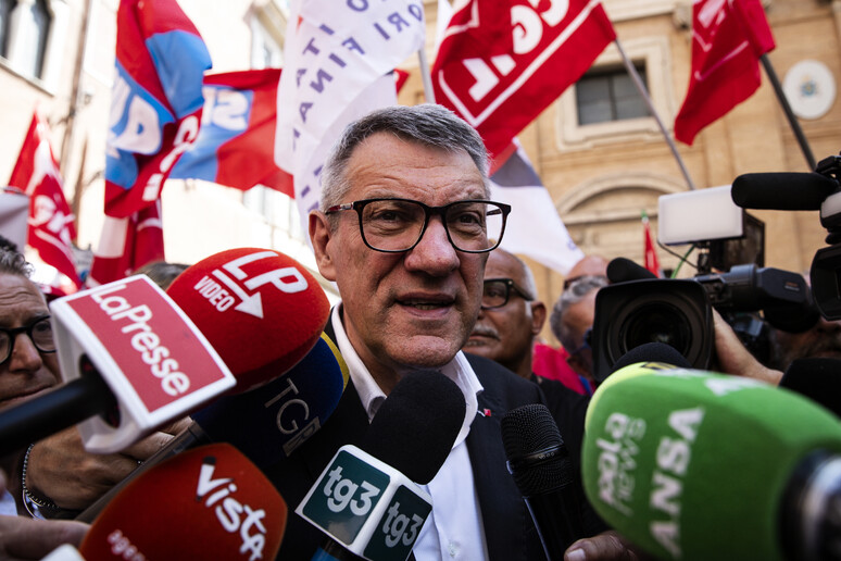 - RIPRODUZIONE RISERVATA