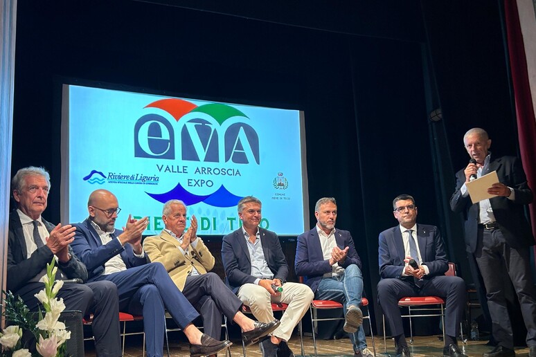 - RIPRODUZIONE RISERVATA