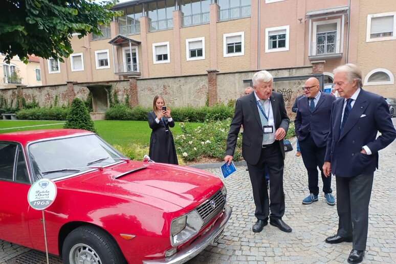 Le Lancia in mostra a Cuneo, Montezemolo torna al volante - RIPRODUZIONE RISERVATA